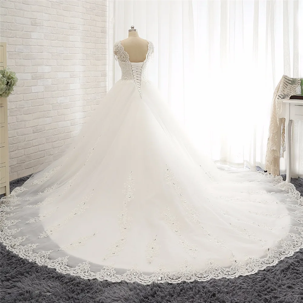 Новинка 2018 свадебное платье бальное с V-образным вырезом и коротким рукавом