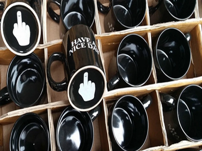 Забавная керамическая кружка с откидной крышкой для напитков среднего пальца