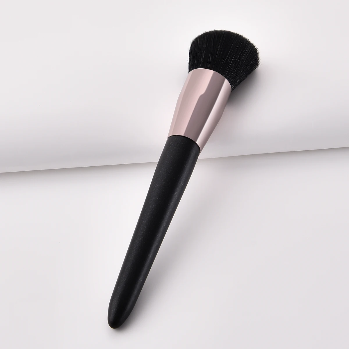 BBL 1 Piece Reals Luxe Goat Hair Loose Powder Blush Bronzer Brush Ultra-soft Contouring Buffing Beauty Tools Professional | Красота и