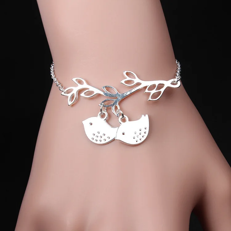 

Simple New Leaf Birds Chain Charm Bracelets for Women Cute Fashion Adjustable Gold Silver Pendant Bracelet Femme