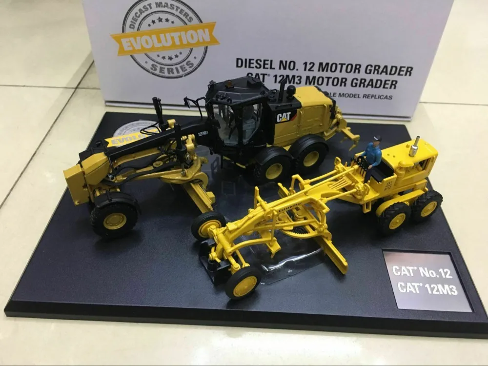 

CAT CATERPILLAR NO.12 & 12M3 MOTOR GRADER 2 PC SET 1/50 BY DIECAST MASTERS 85560