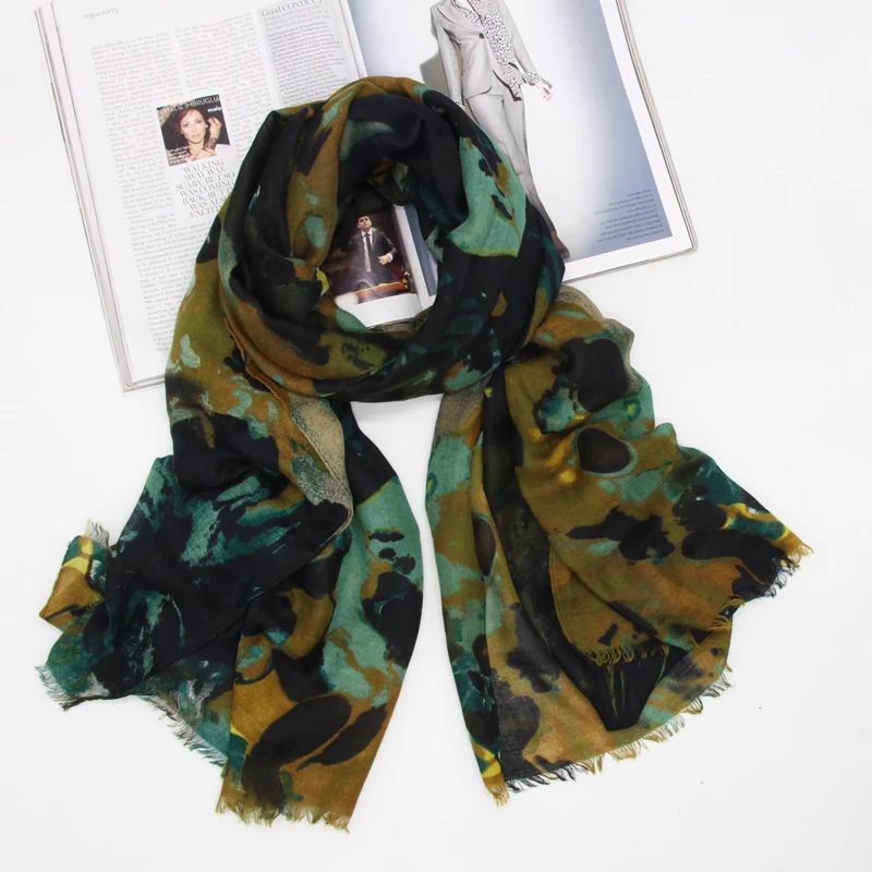 

2018 New designer luscious floral printing viscose women winter autumn scarf neckwear hijab foulard bandana wraps LL1709169