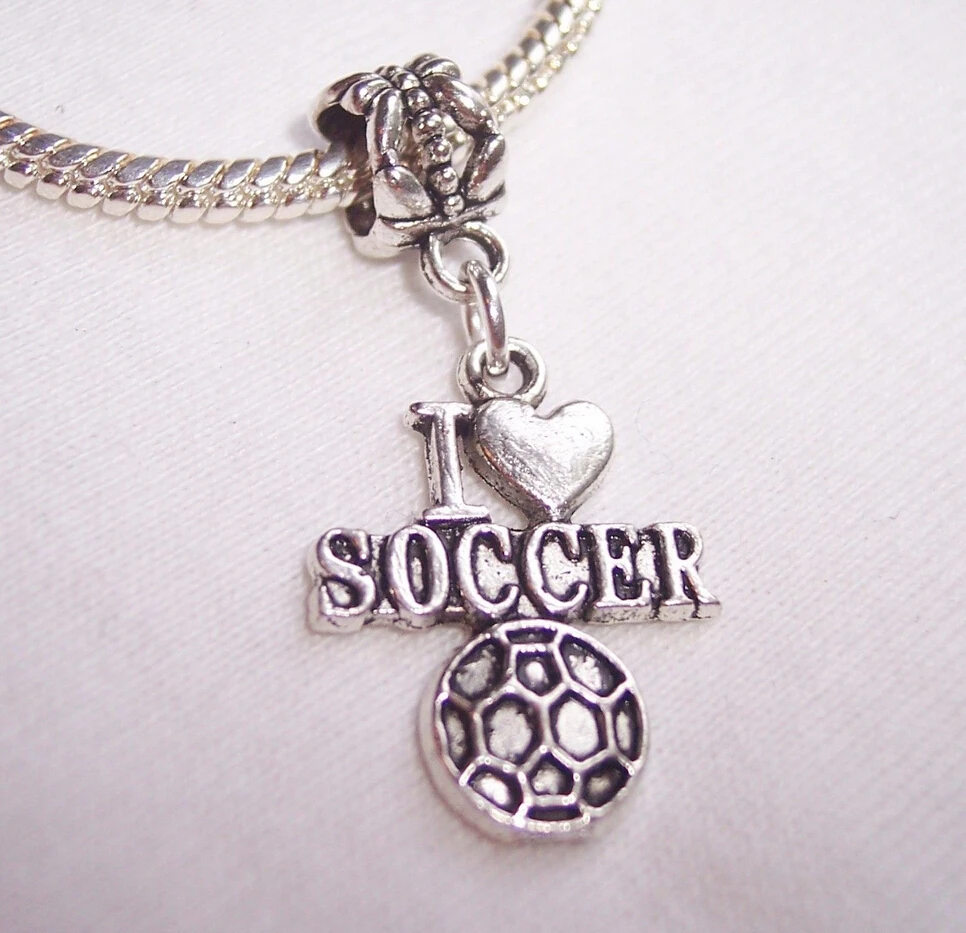 

Sports gift Fashion Jewelry Tibetan silver Charm I Love Soccer Pendant Bracelets&Necklaces Jewelry Accessories q120