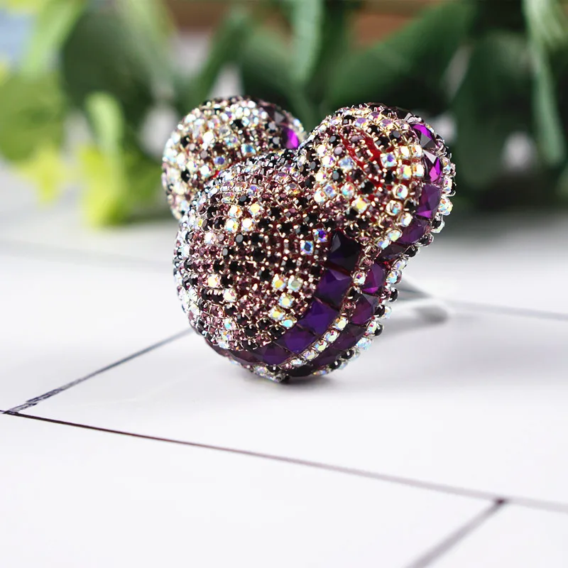 

Автомобильный освежитель воздуха, шикарный автомобильный ароматизатор с бриллиантами, зажим для кондиционера, Женский ароматизатор с розо...