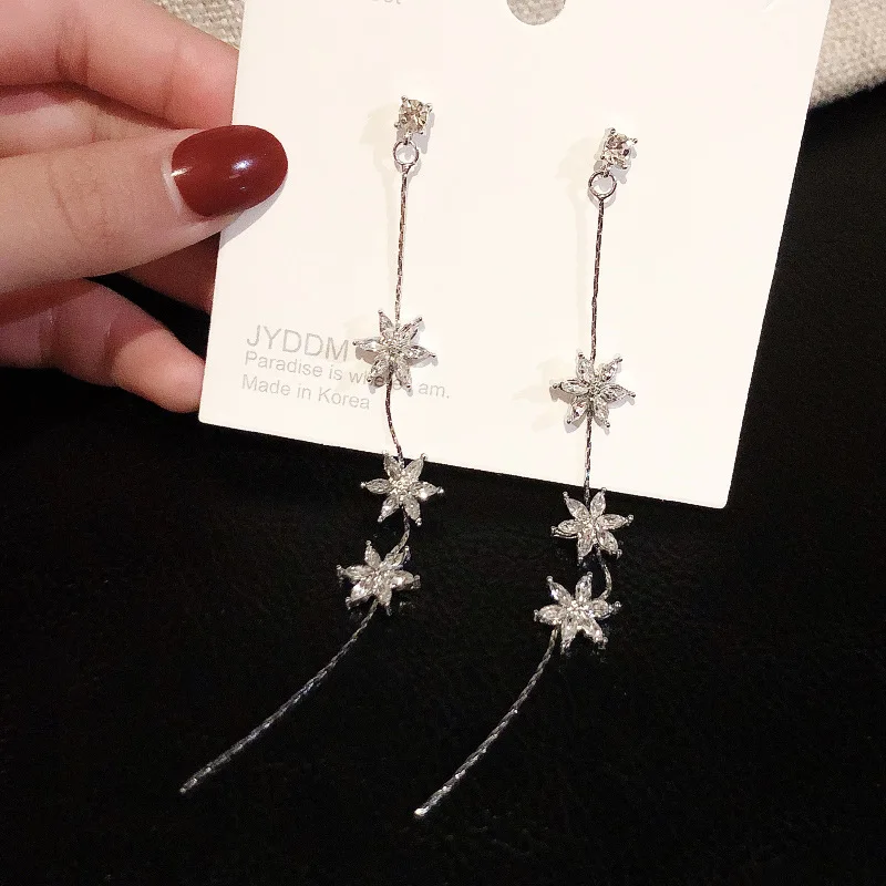 New Arrival Zinc Alloy Trendy Geometric Women Dangle Earrings Korean Long Style Flower Earrings Women Earrings Female