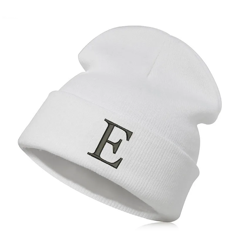 Белый Beanie шляпа Skullie Кепки смутная зима вышивка в стиле панк Для мужчин Для женщин для мальчиков и девочек подростков уличных танцев-алфавит E имя аббревиатура - Цвет: Белый