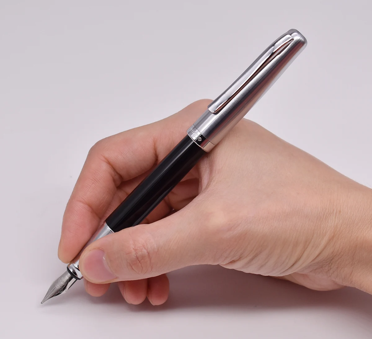 

Duke Steel Fountain Pen 209 Advanced 22KGP Medium Nib 0.7mm , Bright Black Writing Gift Pen for Office / Home