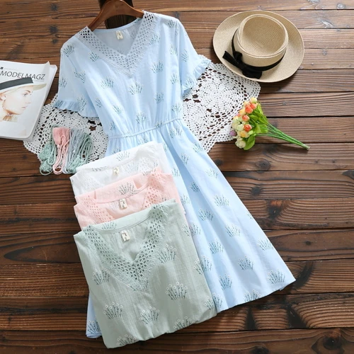 Женское Хлопковое платье с цветочным принтом летнее v-образным вырезом и