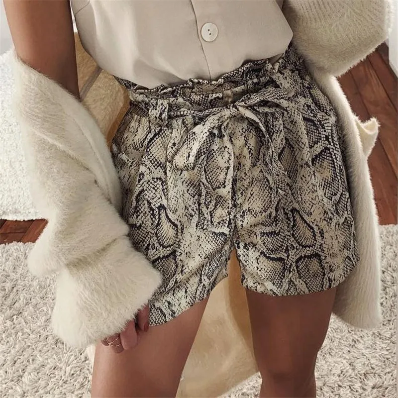 Шорты женские из змеиной кожи стильные короткие штаны с завышенной талией поясом