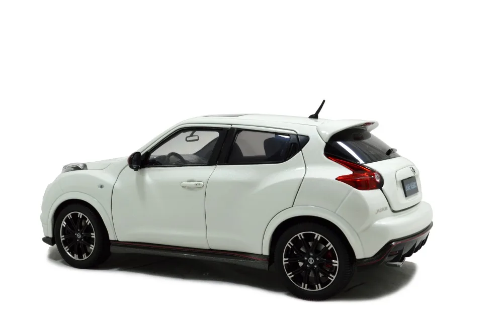 Paudi модель 1/18 1:18 1 18 масштаб Nissan Juke Nismo RS 2014 белая литая под давлением автомобиля