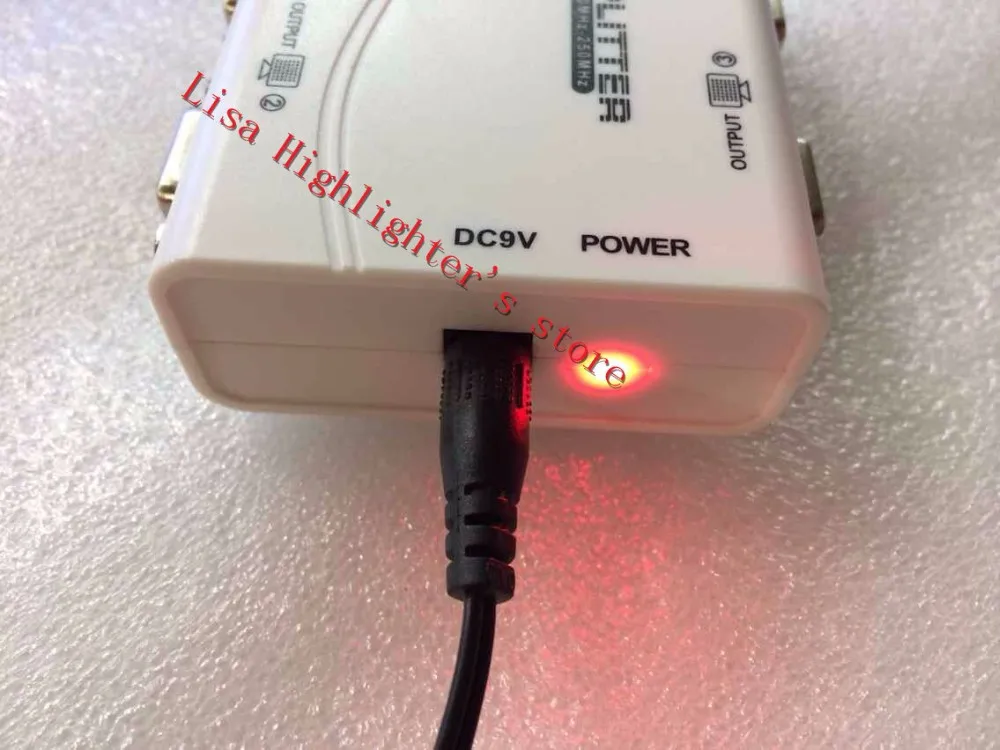 2pc White 1 to 4 ports way VGA video splitter duplicator 250mhz split screen device cascadedable Boots Video Signals up 65m | Электроника