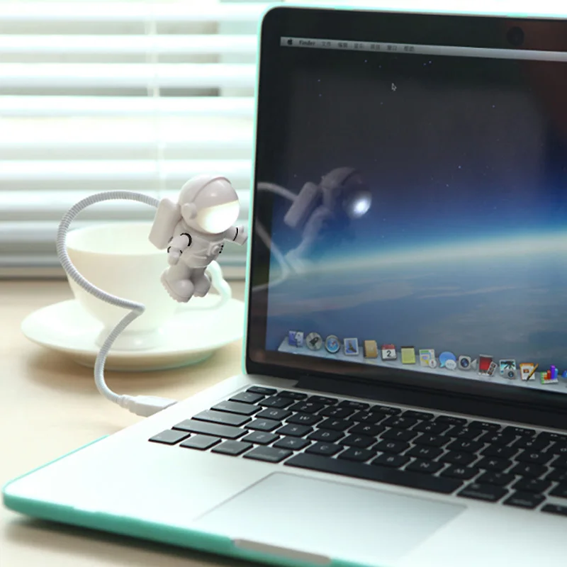 Spaceman клип светодиодный USB свет гибкий Чтение Настольная лампа Свет астронавт