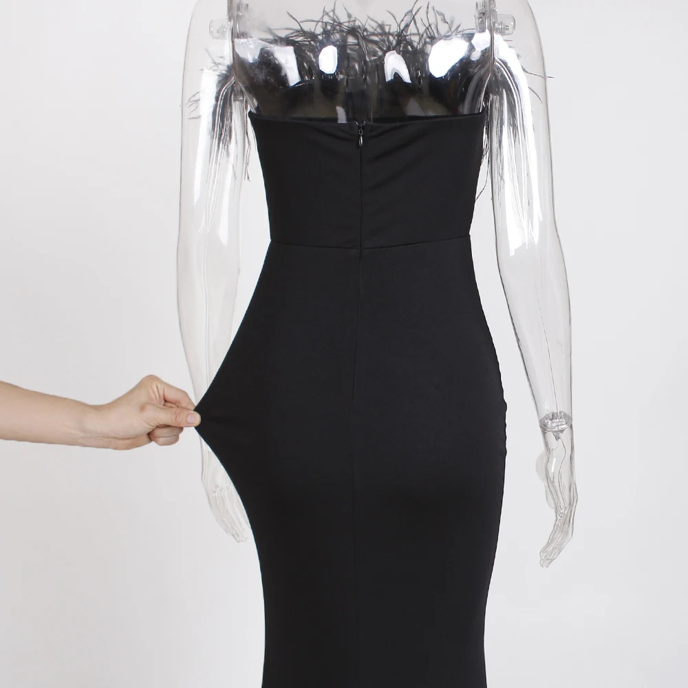 Черное кожаное платье без бретелек облегающее вечернее с раздельными передними