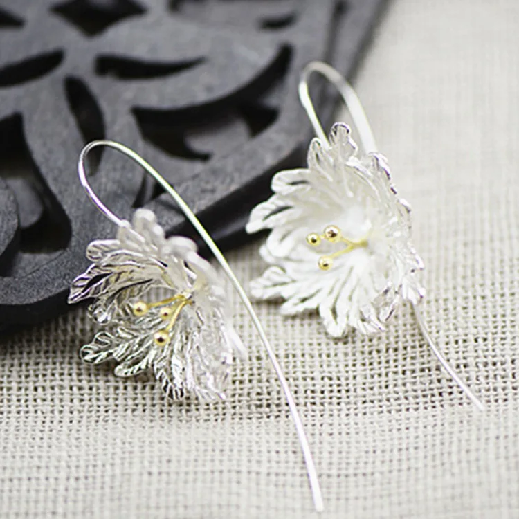 

925 Silver Earring wire drawing gold plated elegant three-dimensional flower eardrop.