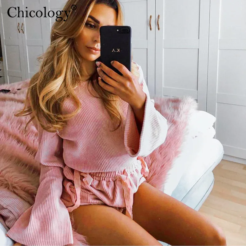 Chicology вельветовые рукав фонарик в рубчик кроп Топ шортами женское 2 комплект из