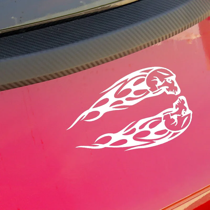 QYPF 17.8CM*11.1CM Interesting Lovely The Flame Skull Graphic Car Sticker Black/Silver Vinyl Decoration S9-2128 | Автомобили и