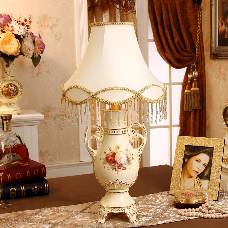

Роскошная настольная лампа в европейском стиле для свадебного торжества лампа для спальни гостиной прикроватная лампа для кабинета высококлассный подарок