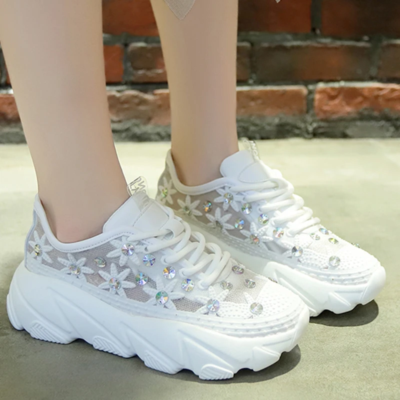 Женские кроссовки на высокой платформе OLOMM Белые Повседневные танкетке со