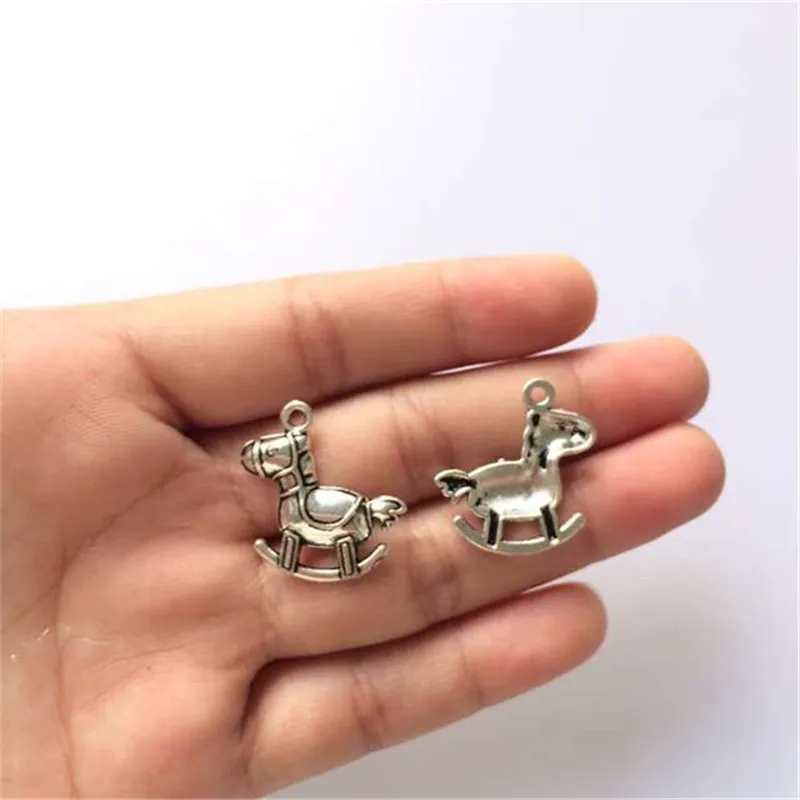 Очаровательная подвеска из сплава в виде лошади качалки Hobbyhorse винтажный тон 20x24