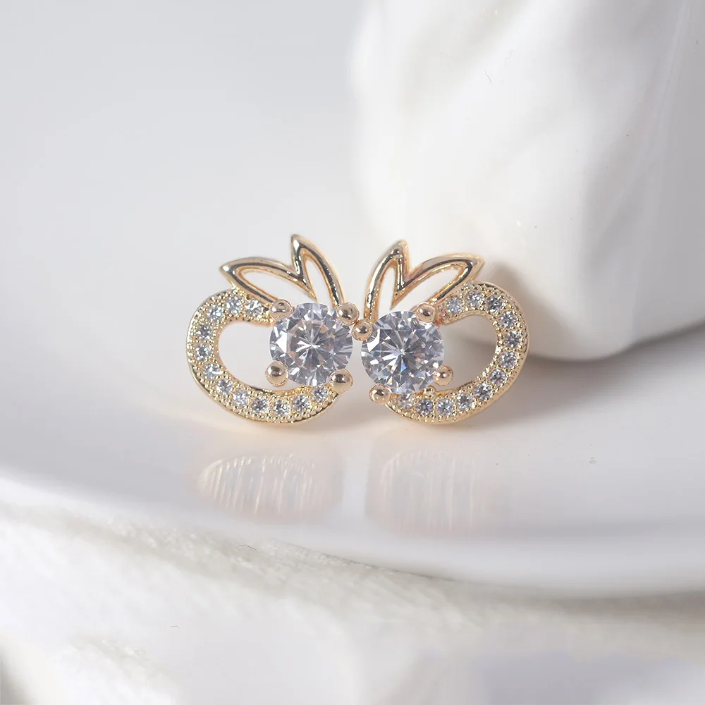 Многократные изысканные серьги с цирконием кубической огранки цветок лист