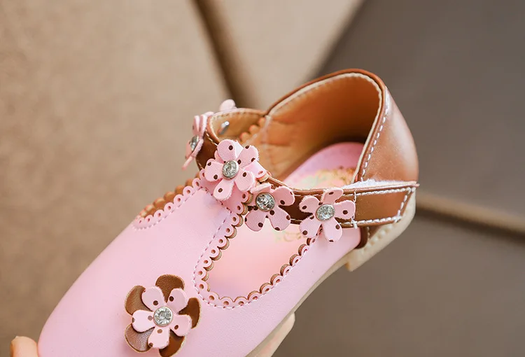 

JGSHOWKITO Kids Shoes For Girls Floral Sweet Princess T-strap Children's Flats Soft Quality Fashion New Trend Leather Shoes Hot
