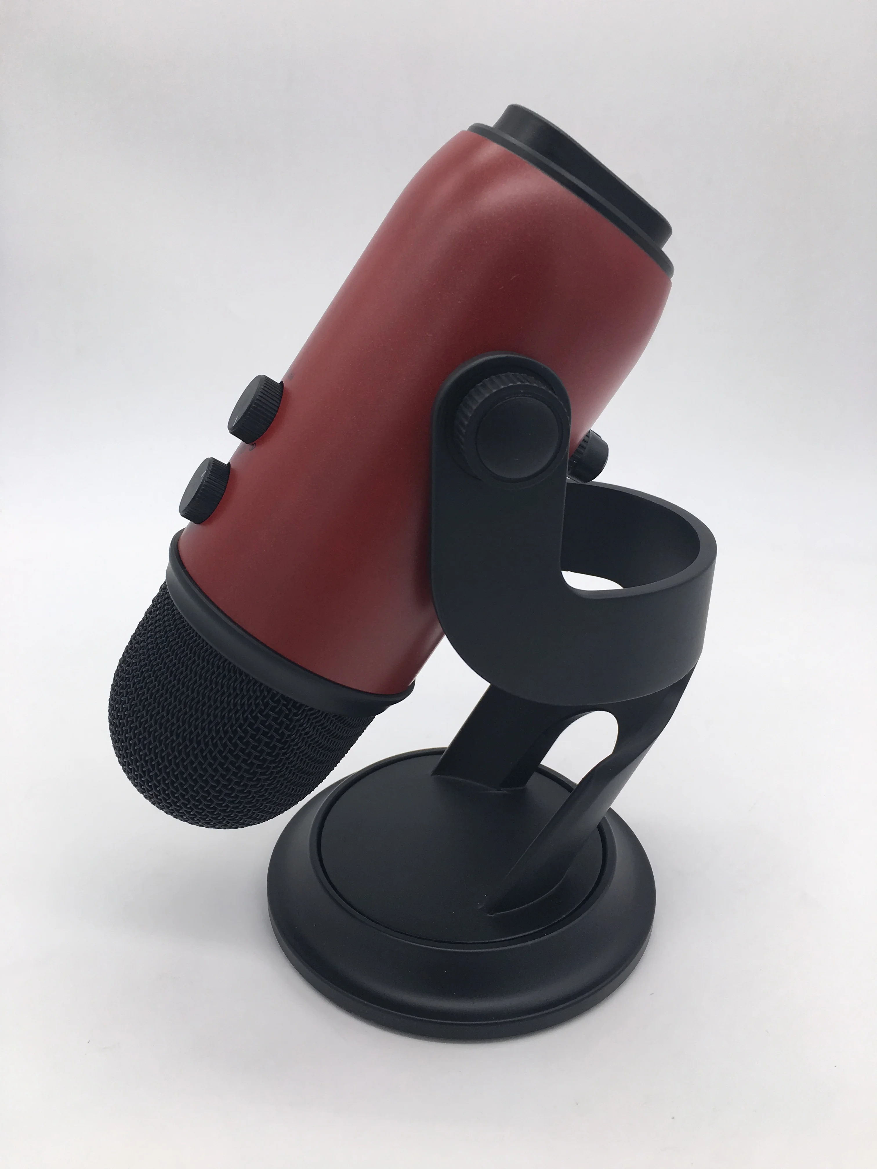 Студийный USB конденсаторный микрофон Blue Yeti для прямой трансляции и записи с