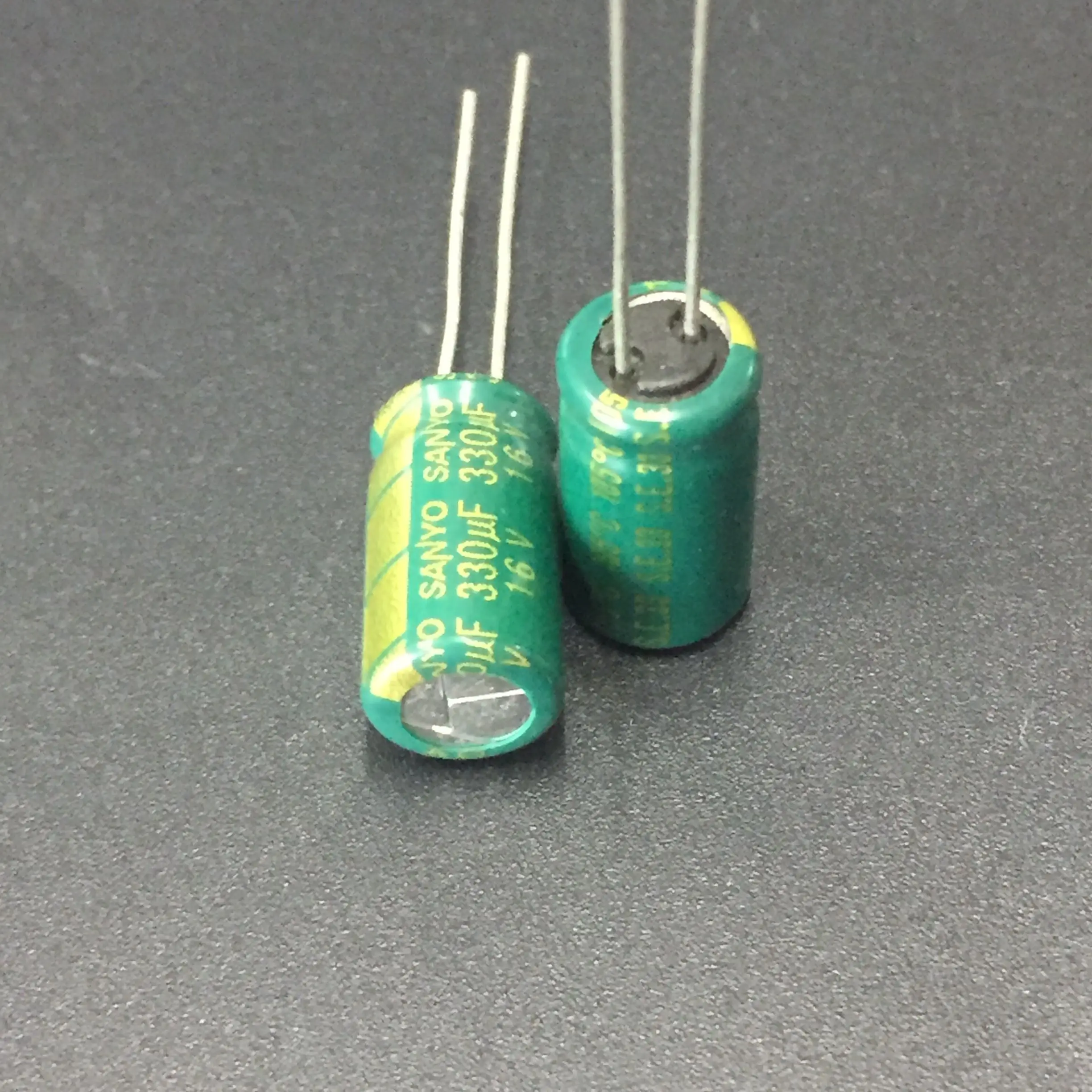 100pcs 330uF 16V Sanyo AX series 8x15mm 16V330uF Low Impedance LongLife Electrolytic Capacitor | Электронные компоненты и