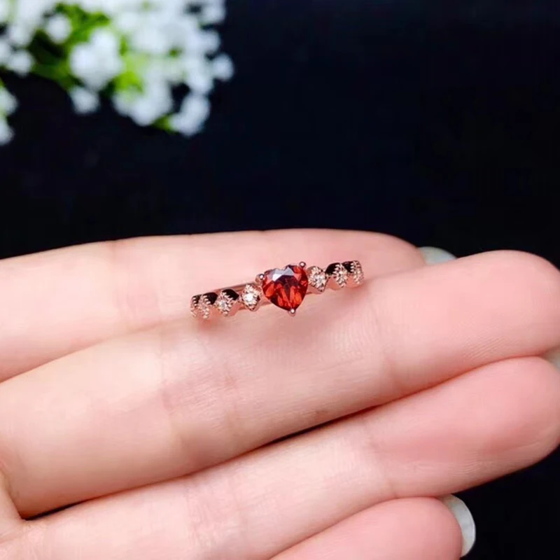 Колье из серебра 925 пробы обручальное кольцо с сердечком 5 мм натуральный гранет