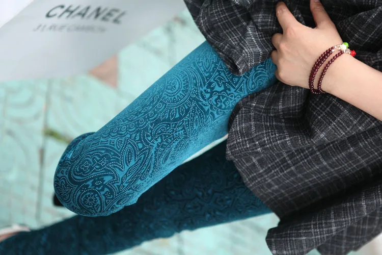 Лидер продаж Женская мода резной узор Pleuche тонкий леггинсы для женщин брюки