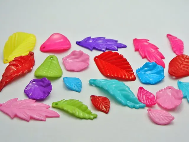 100 различных цветов акриловых жвачек лепестки листья подвески верхнее отверстие