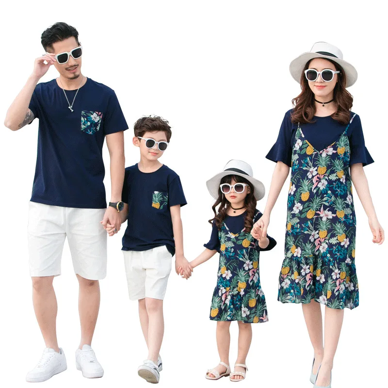 

Father and Son Matching Clothes Shirts Mommy and Me Mother Daughter Dresses Floarl Two Pieces Set Family Clothing Boy Pijama Set