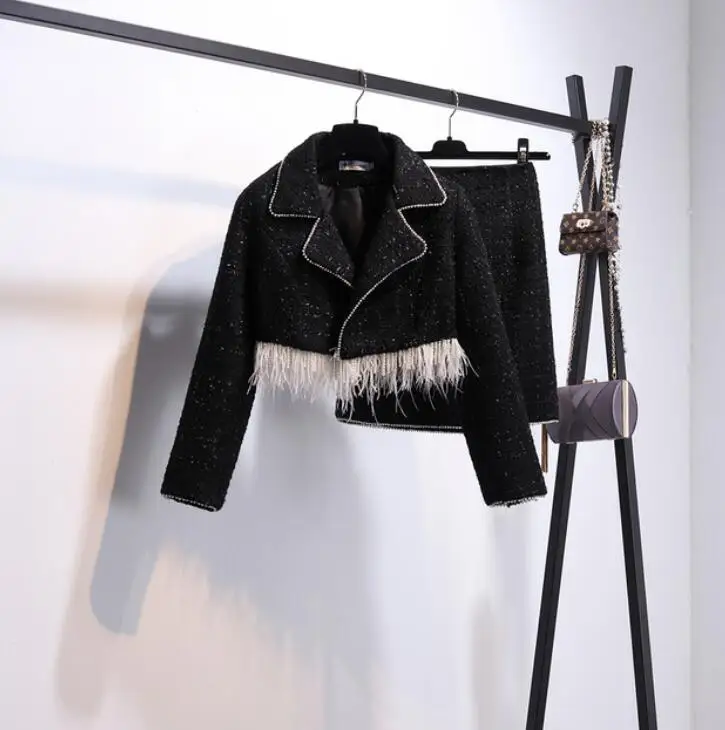 2018 New Fashion Autumn and Winter Women's Pearl Ostrich Hair Stitching Tweed Jacket Coat + Woolen Skirt Two Piece Suits |
