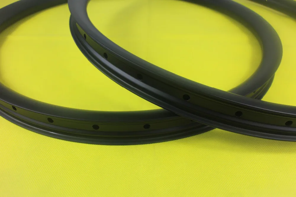 Безкамерные карбоновые диски для горного велосипеда диаметром 40 мм шириной 30 |