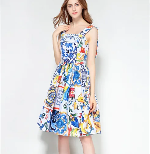 Женское платье с открытыми плечами дизайнерское подиумное элегантное