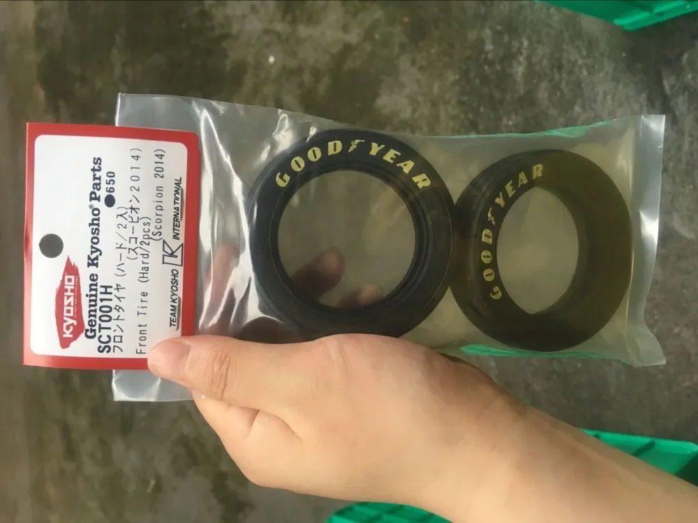 Передняя шина Kyosho для чёрного жука скорпиона Томагавк Радиоуправляемый