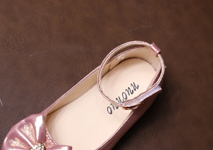 

New Korean version of the pearl shoes fashion casual shoes in the big peas students dance performance shoes baby soft bottom