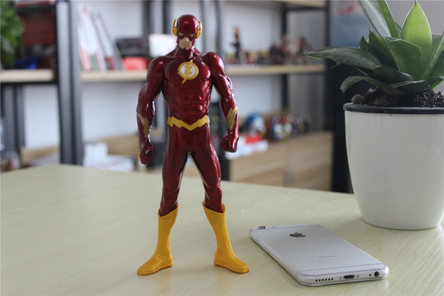 Экшн фигурки супергероев из ПВХ красное золото 20 см 1 шт. DC Comics Лига