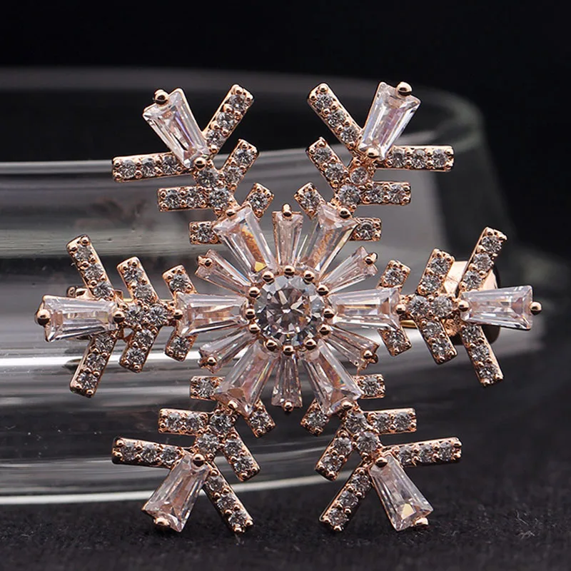 Идеальный AAA кубический Броши Снежинка для женщин Рождественский юбилей