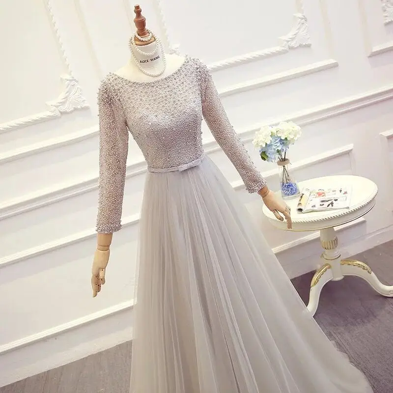 Женское вечернее платье из тюля длинное серебристое с кружевным верхом и