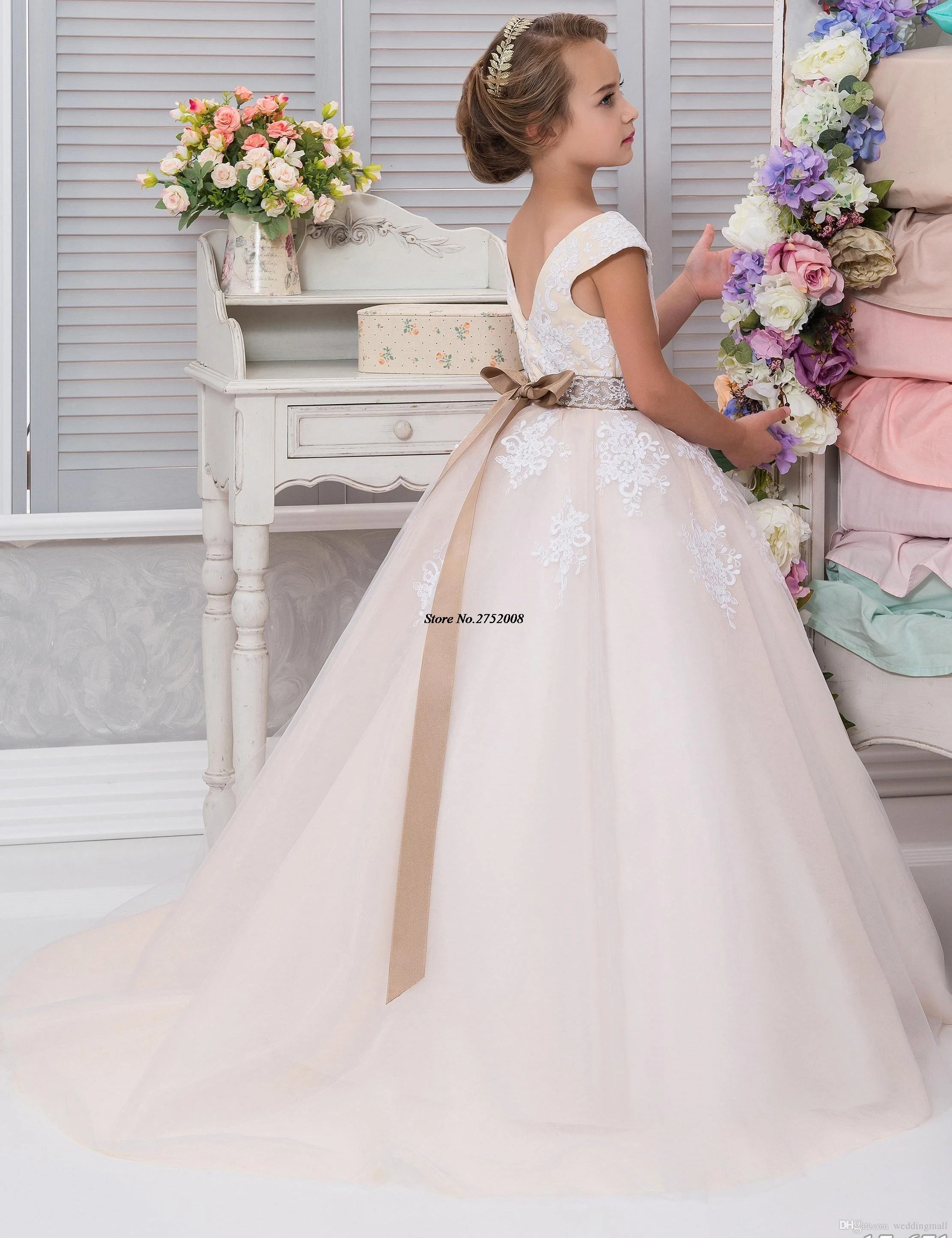 Дешевые Кружева Арабский 2017 Розовый Цветок Девочки Платья для Свадеб Бальное