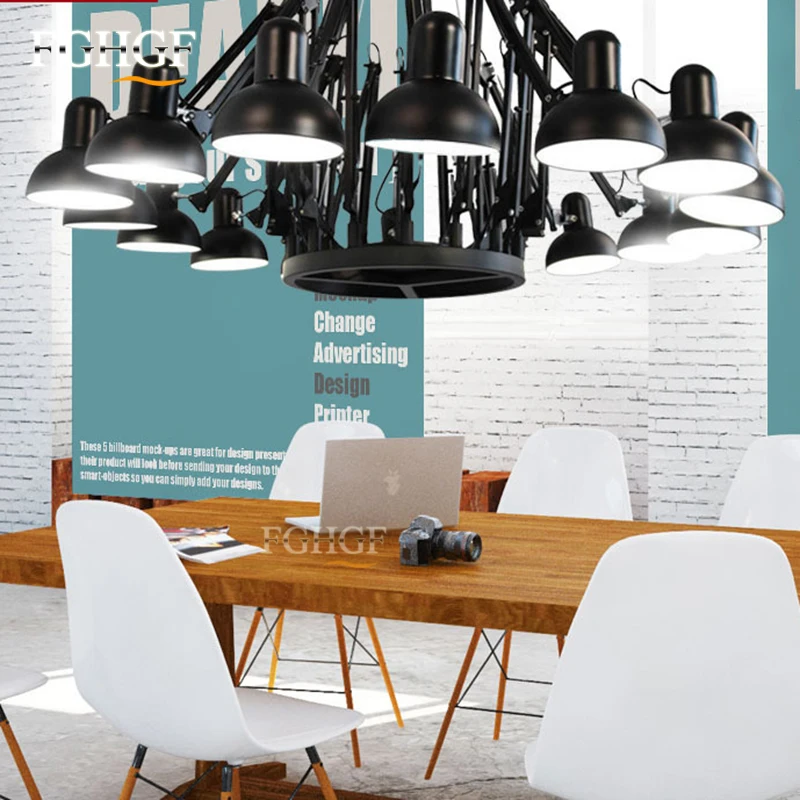 Винтажная люстра в американском стиле с изображением паука монтируемая на