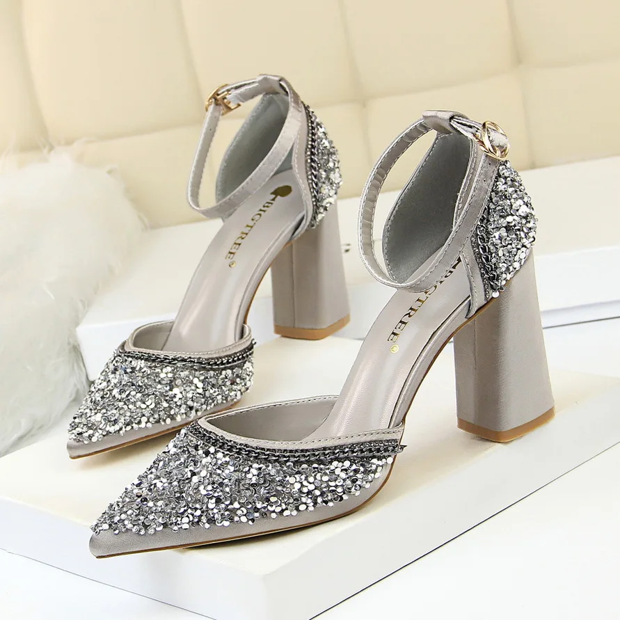 Koovan/женские босоножки из атласа Цветной Стразы с металлической цепочкой