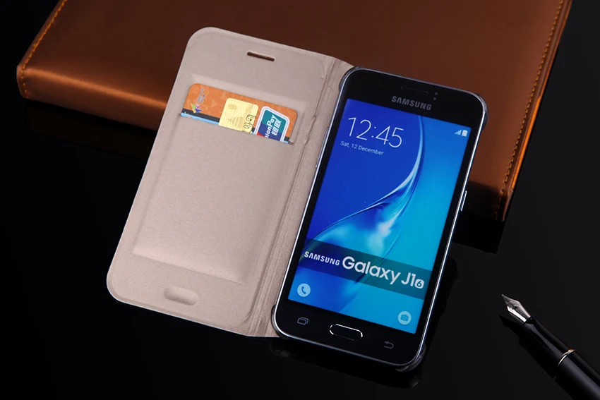 Кожаный чехол книжка с отделением для карт противоударный телефона Samsung Galaxy J7 2016