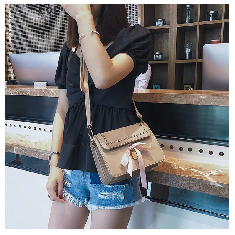 Moeluohouse Для женщин Mori Girl сумка Crossbody Flap заклепки шарфы Лук корейский стиль модные