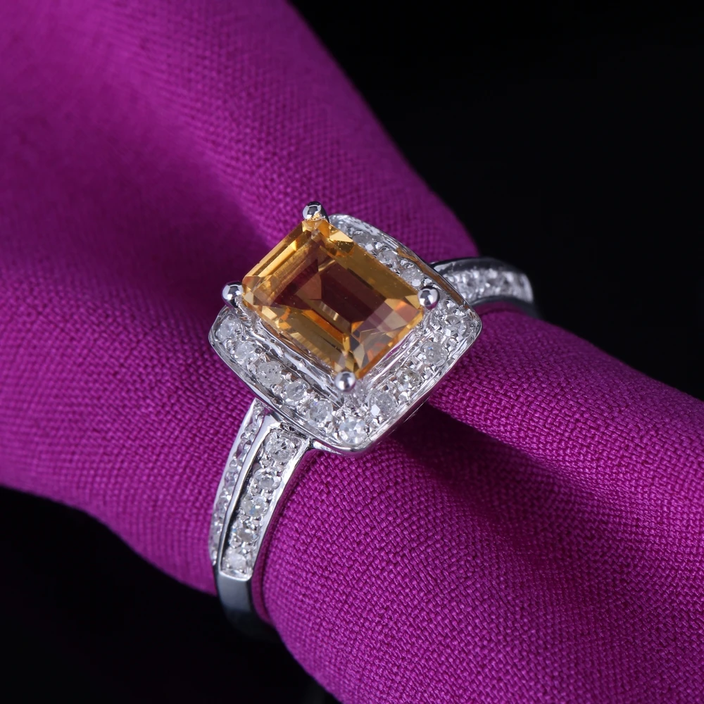 Женское кольцо с драгоценными камнями из серебра 925 пробы 7x5 мм