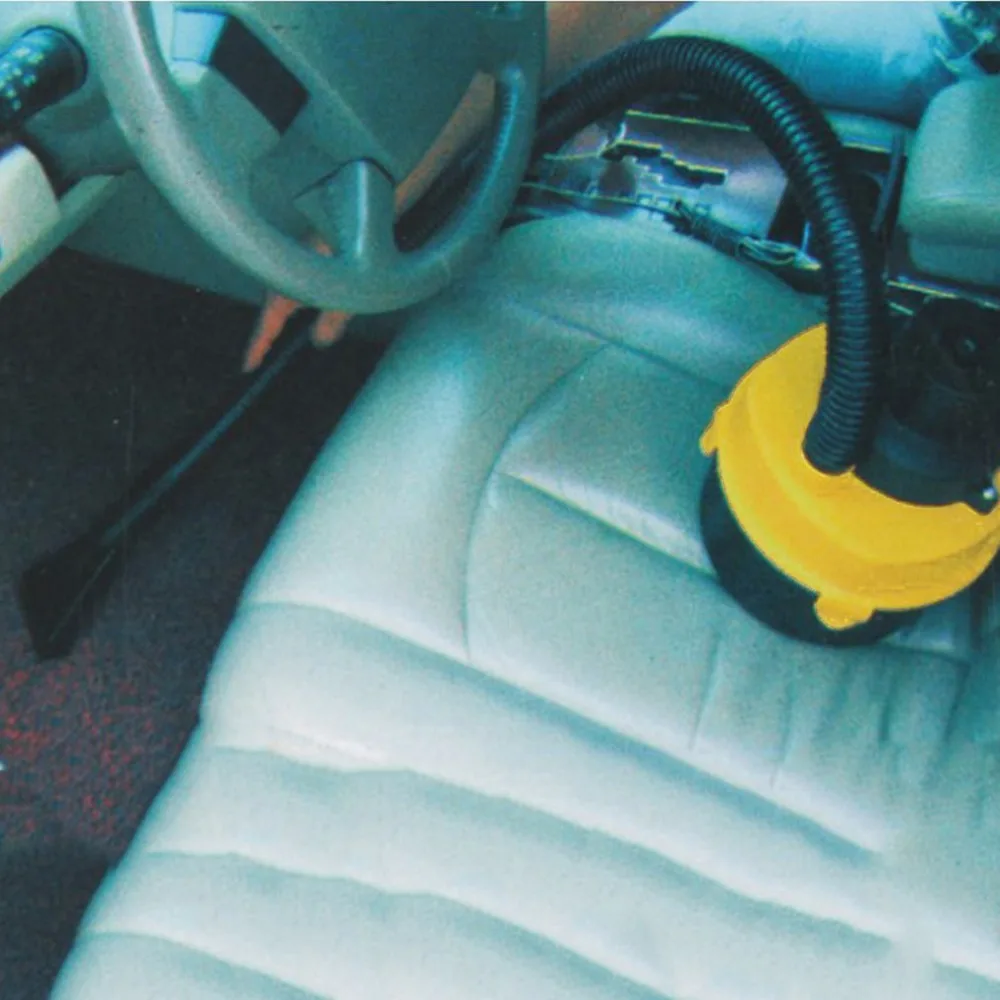 Compact Size Dual Use Powerfull Mini Auto Car Vacuum Cleaner Wet/Dry DC 12 Volt Easy and Hassle-free Cleaning Process