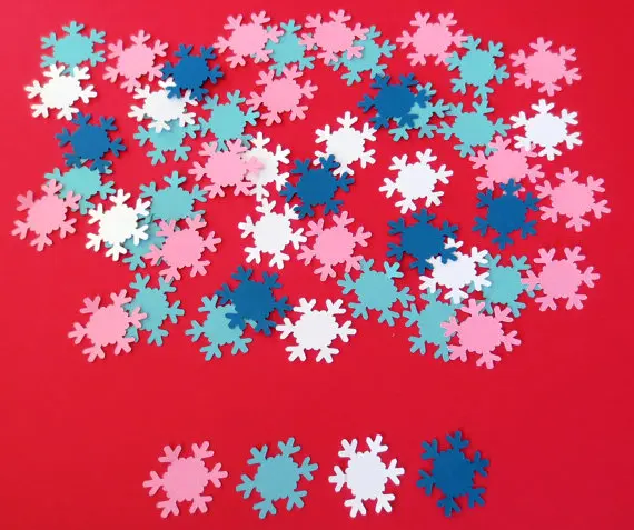 Украшение для стола в виде снежинки с конфетти | Дом и сад