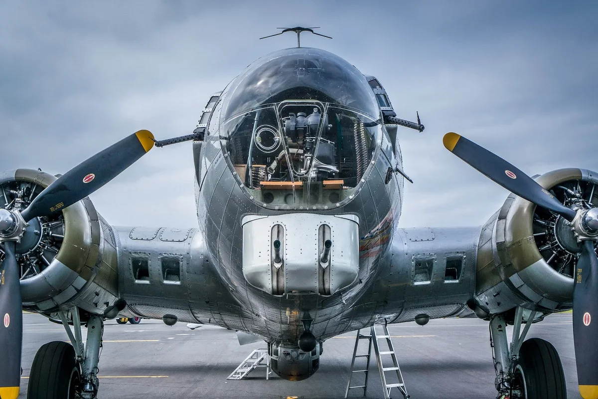 Военное транспортное средство самолета Боинг B 17 QX433 индивидуальный Рисунок
