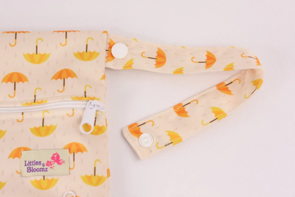 [Littles&Bloomz] Washable Reusable Nappy Two Pockets Wet Bag Fashion Design Waterproof Swim Sport Double Pockets in One Wet Bag