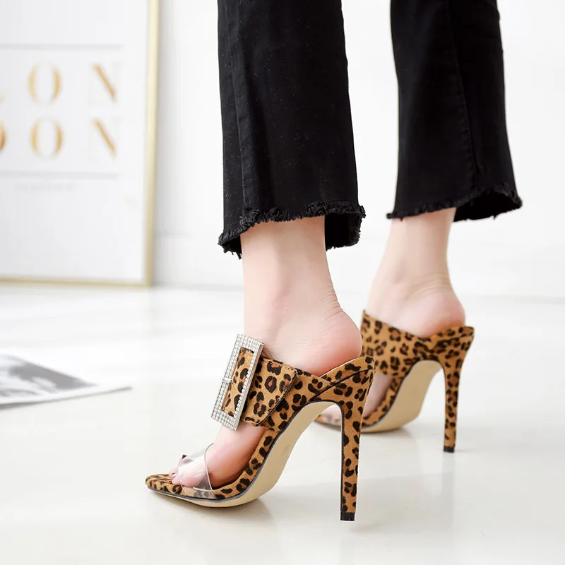 Женские туфли COWCOM весенние на высоком каблуке с квадратной пряжкой и леопардовым